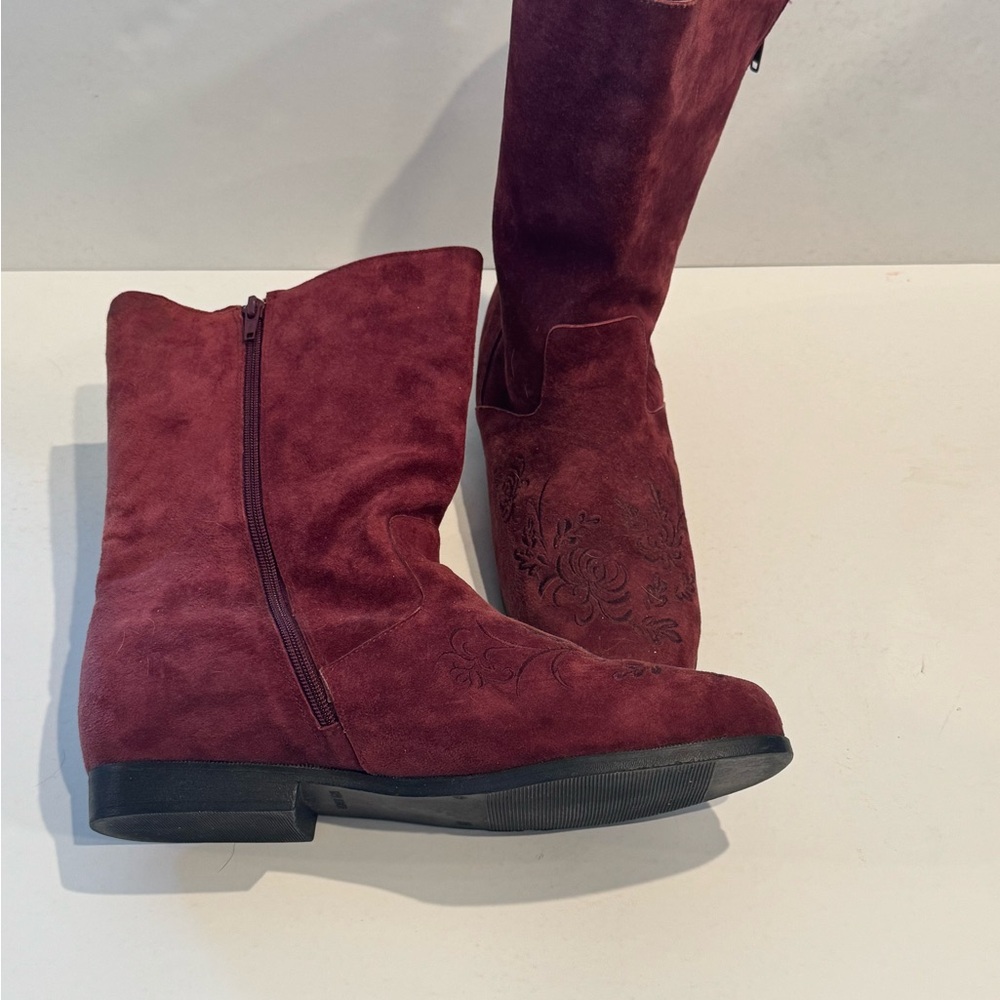 Women's Burgundy Red Suede Boots Size 11 Flower Design